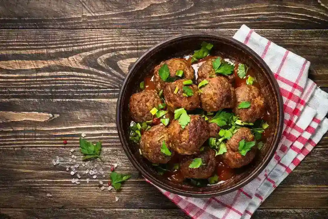 Albóndigas de cordero con yogur y menta