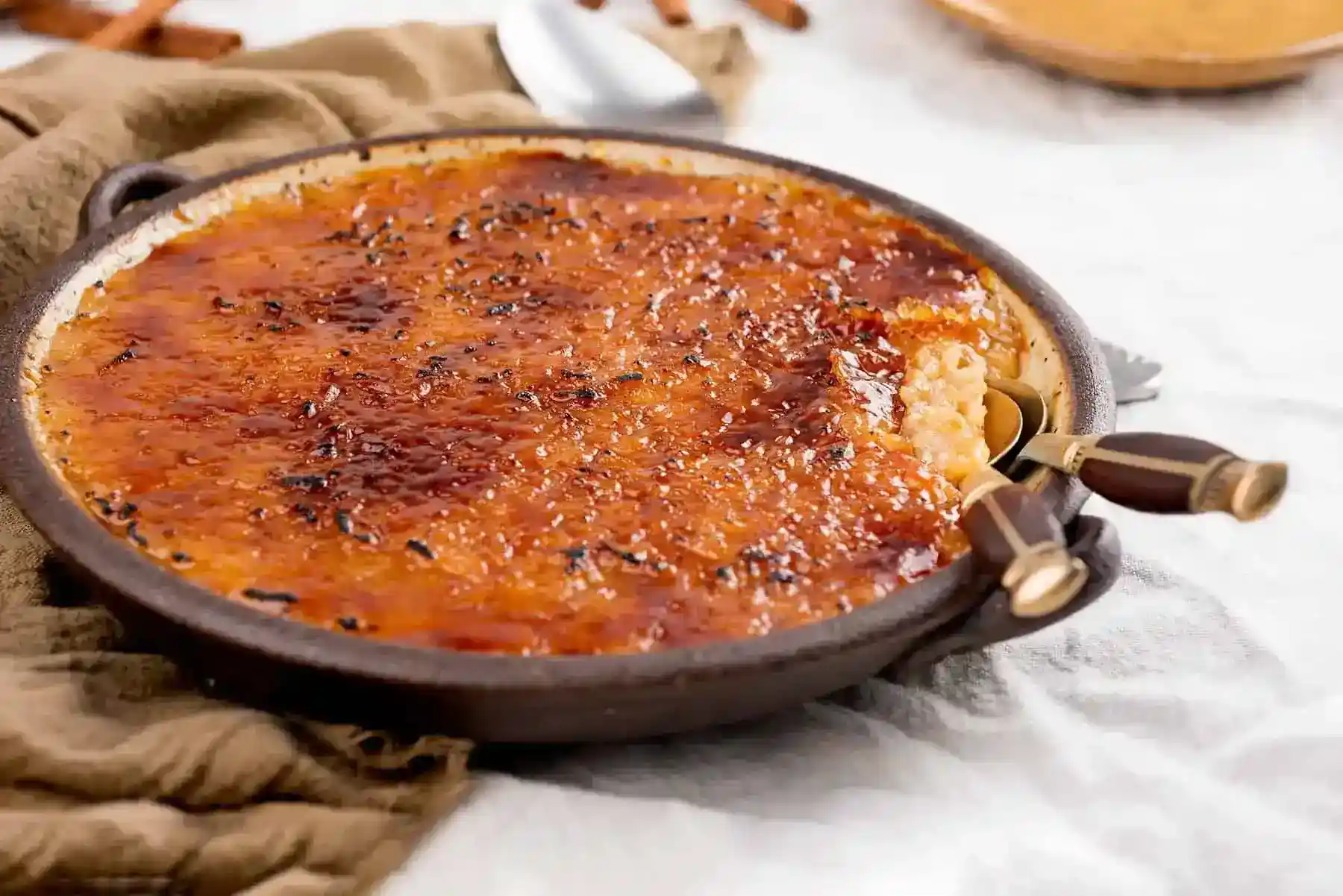 Arroz con leche caramelizado y cremoso