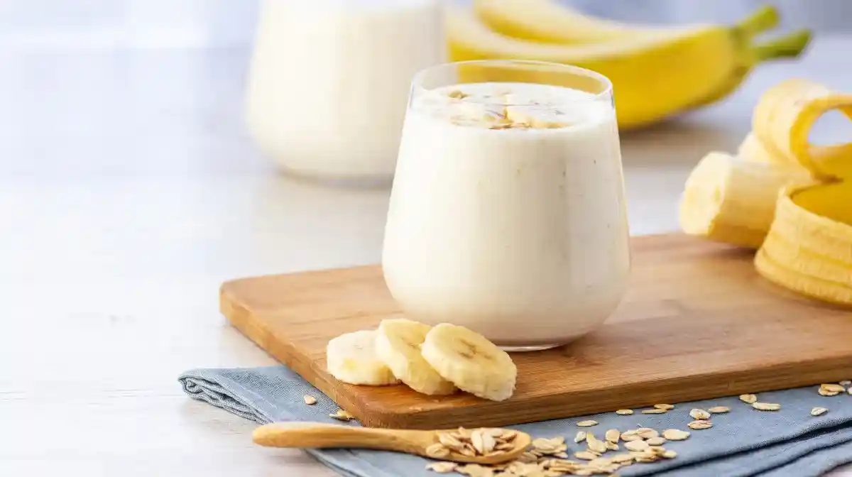 Batido de plátano con avena natural