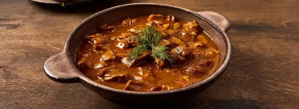 Brun Lapskaus: Estofado noruego de carne y verduras