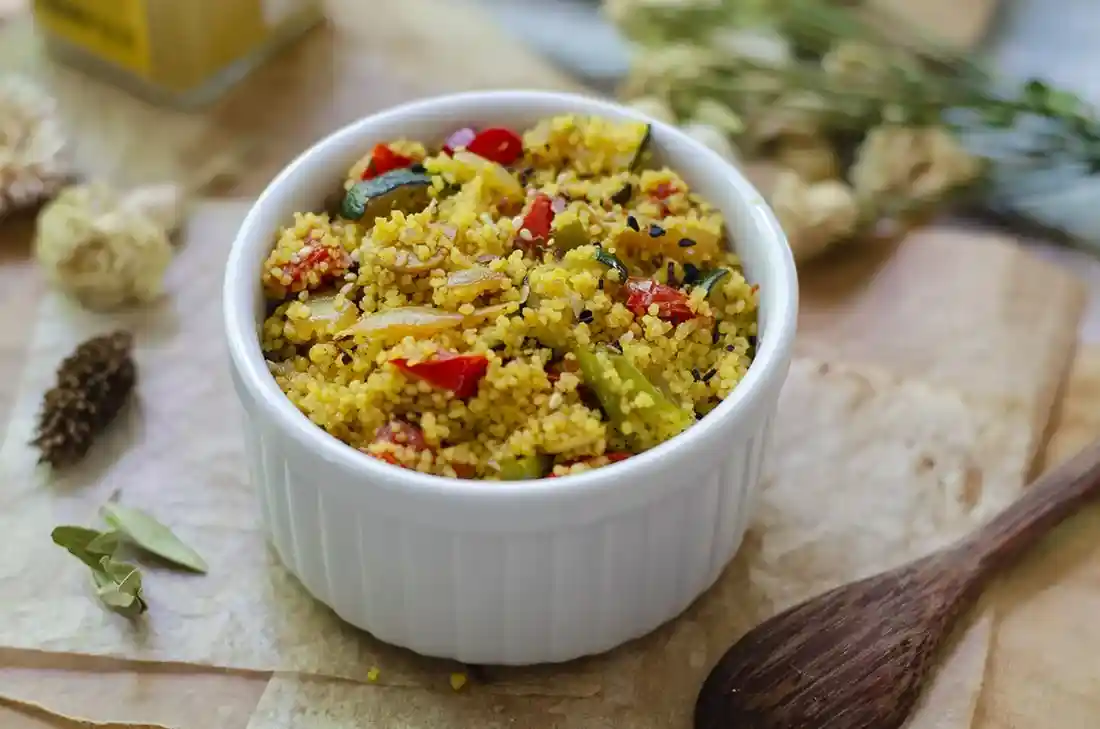 Couscous med friske grønnsaker og krydder