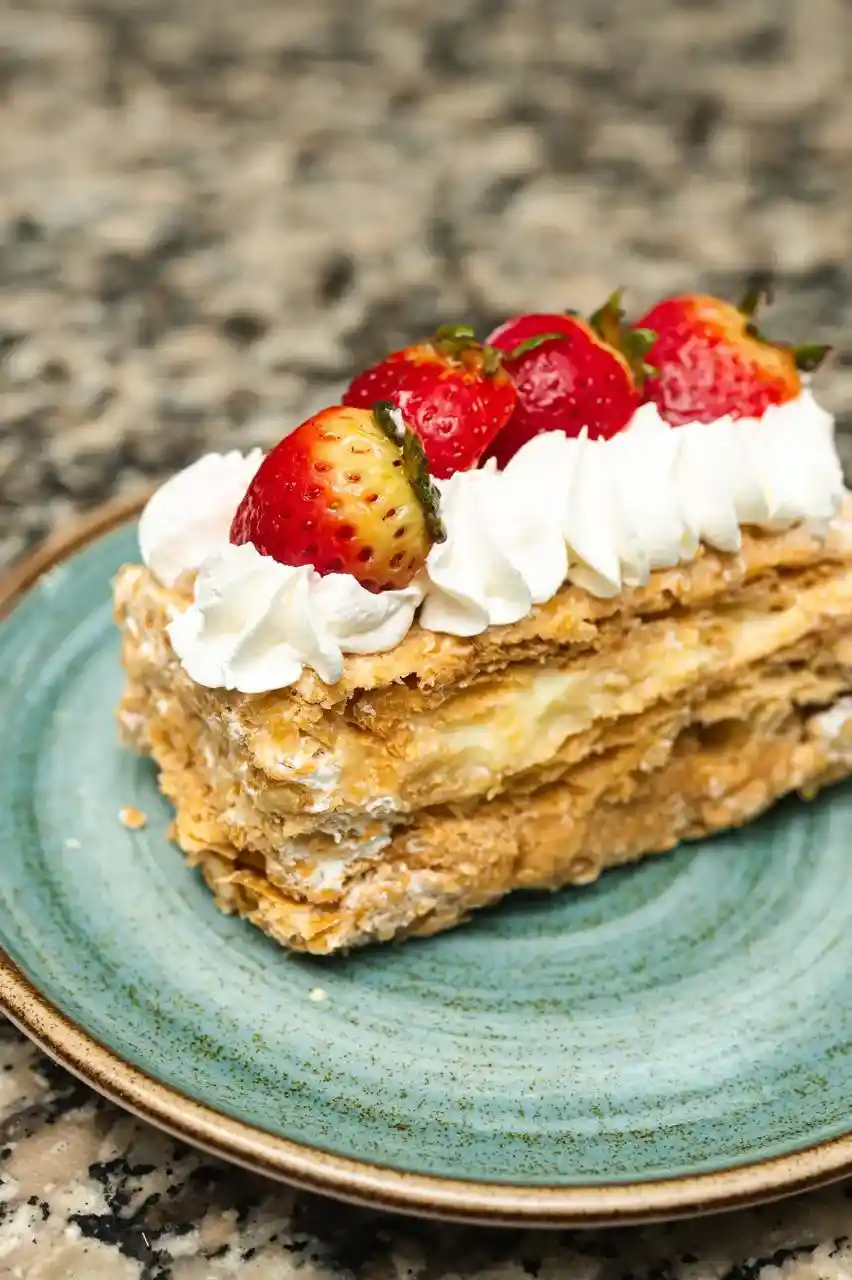 Deliciosos Pasteles de Desayuno con Fresas y Queso Crema