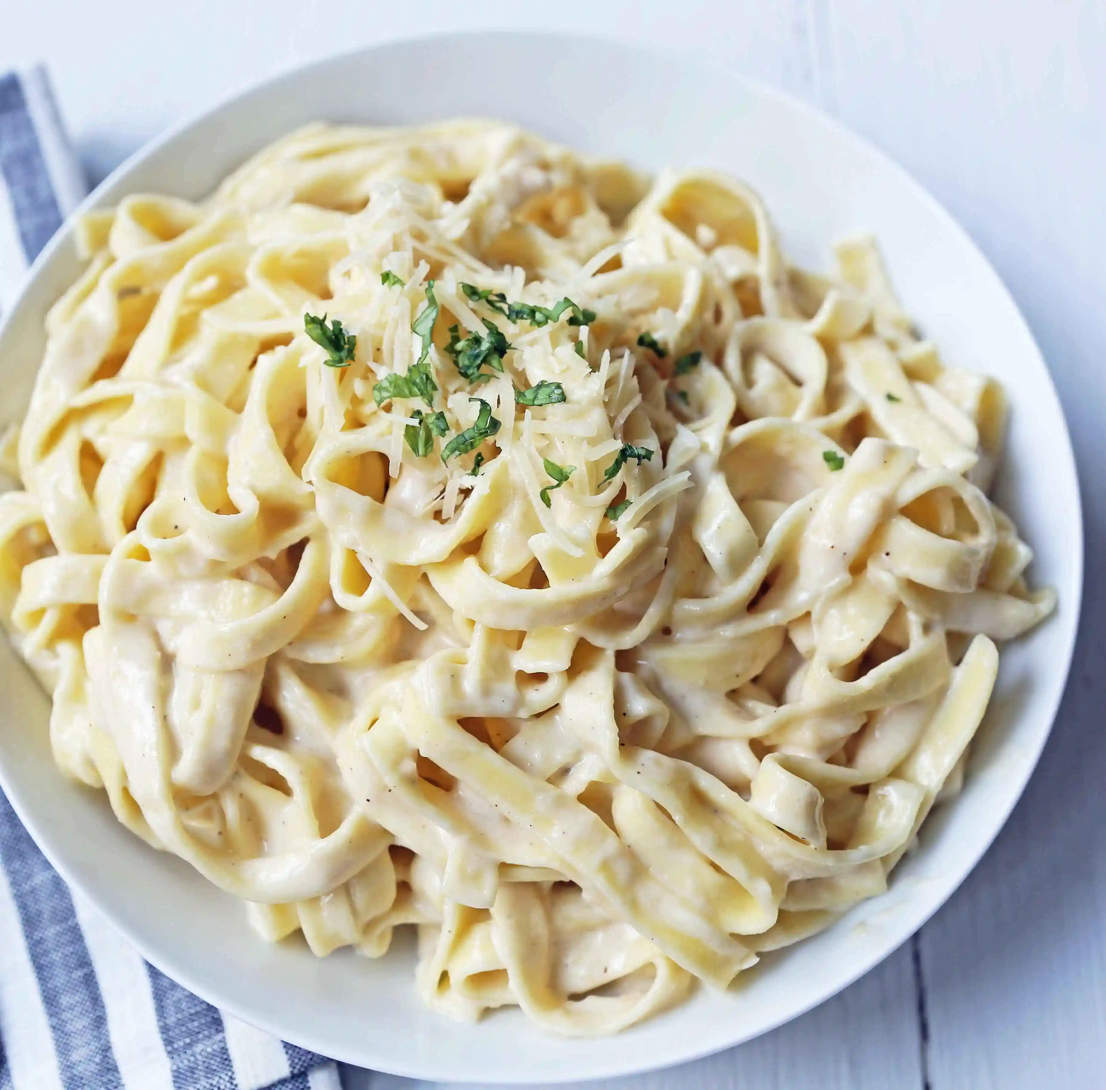 Fettuccine Alfredo Exquisita