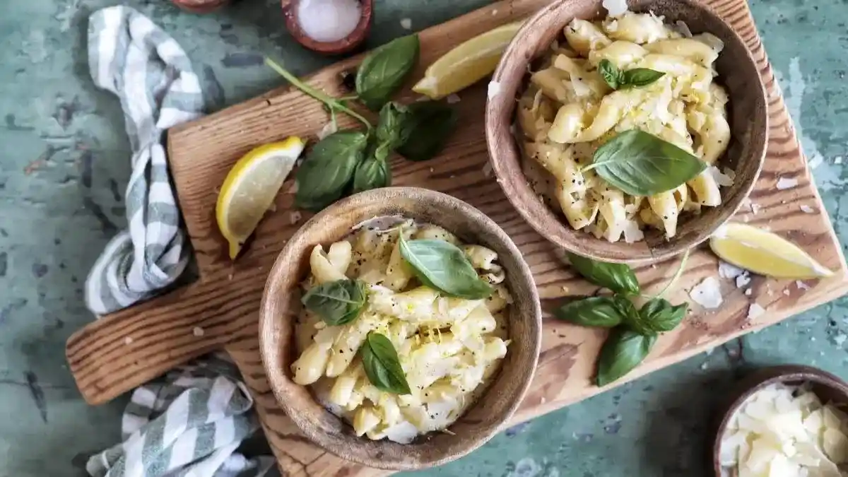 Pasta fresca con calabacín y limón suave