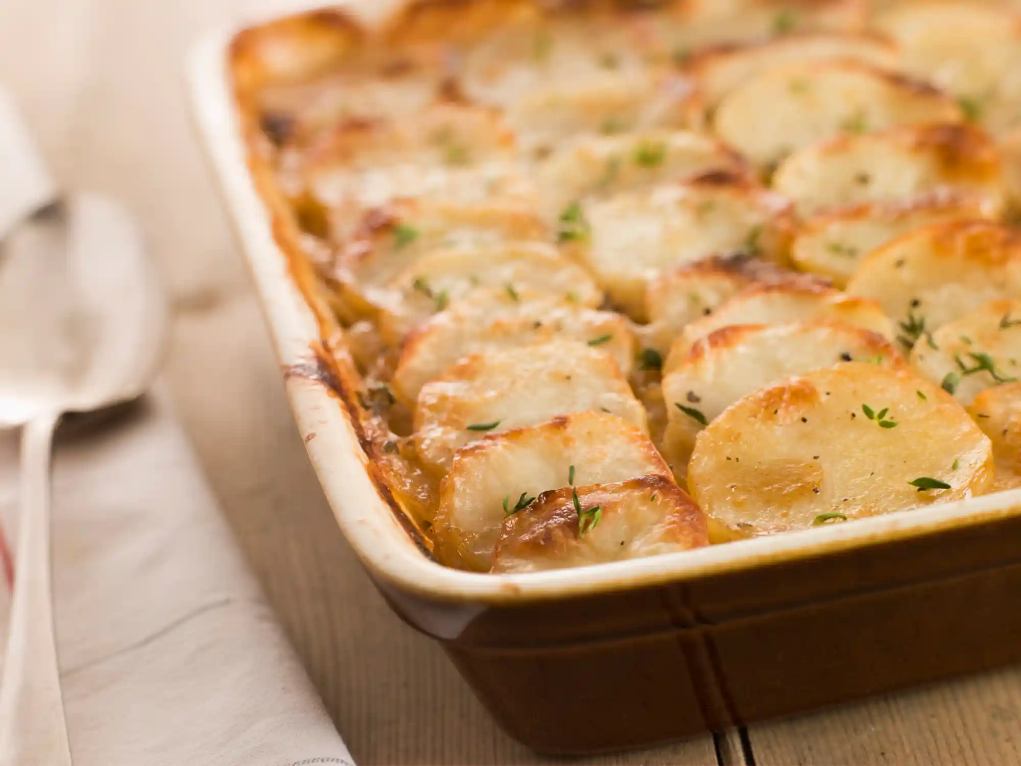 Patatas al Horno Estilo Boulangère