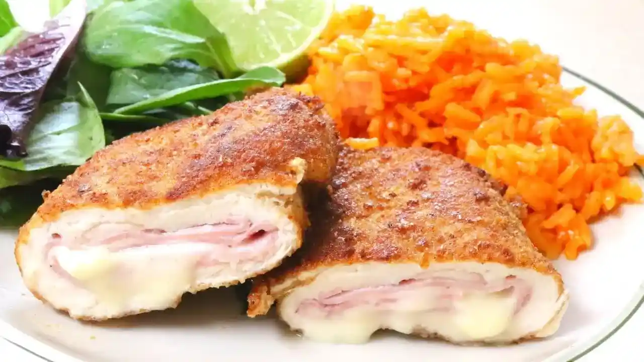 Pechugas rellenas de jamón y queso fundido