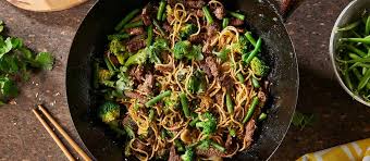 Salteado de brócoli con carne y salsa de soja