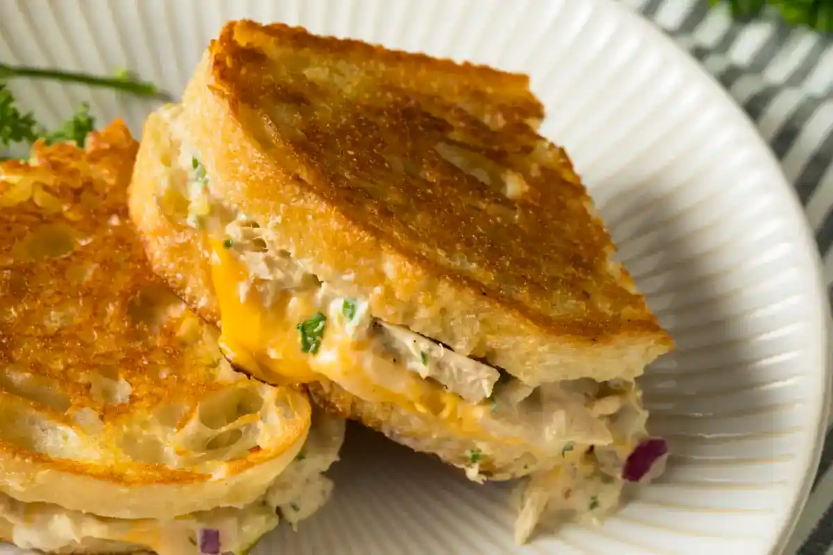 Sándwich Crujiente de Pollo Estilo Fil-A