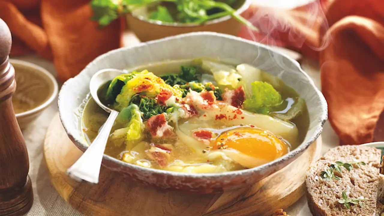 Sopa de Huevo con Verduras