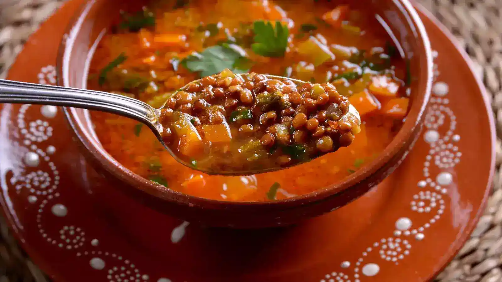 Sopa de lentejas marroquí con especias
