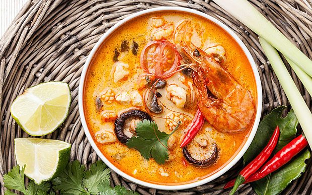 Sopa Tailandesa Tom Yum Picante con Gambas