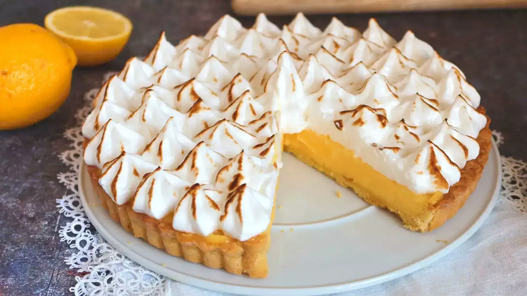 Tarta de limón con merengue tostado