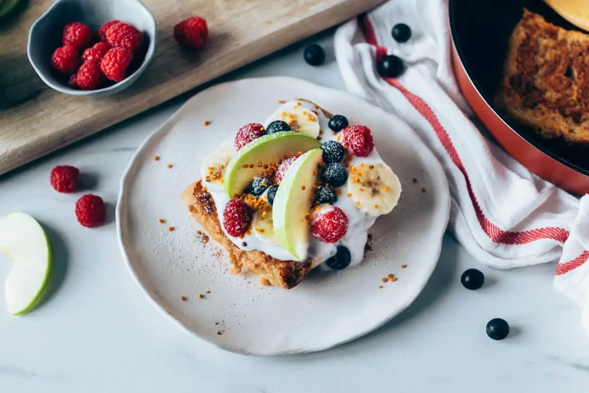 Tortitas de Plátano con Nueces y Frambuesas